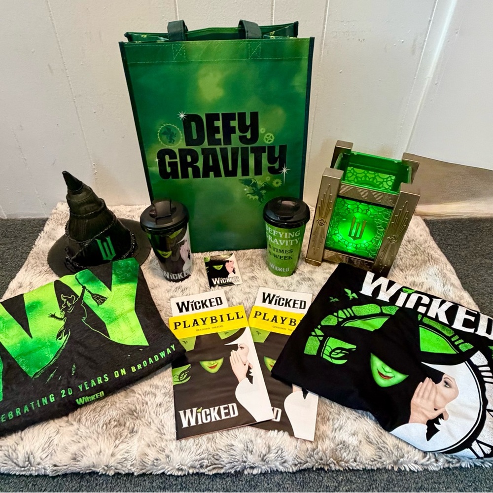 ULTIMATE WICKED 20th Anniversary Broadway & Movie Theater UNIQUE MERCH Bundle